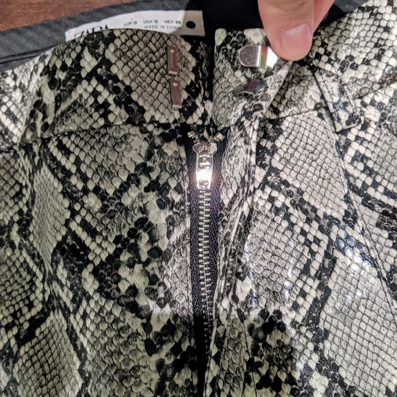 Zara Faux Leather Printed Pants - Picture 2 of 7
